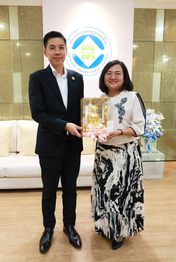 สถาบันคุ้มครองเงินฝากจัดพิธีทำบุญเนื่องในโอกาสครบรอบ 18 ปี วันก่อตั้งสถาบันคุ้มครองเงินฝาก 15