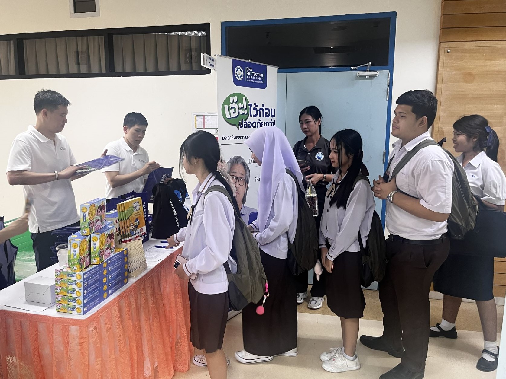 สคฝ. ร่วมกับ ธปท. และ ม.อ. ส่งเสริมความรู้ด้านการคุ้มครองเงินฝากและการเงินแก่เยาวชนภาคใต้ 6