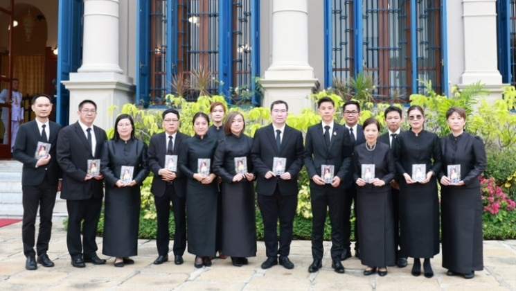 สถาบันคุ้มครองเงินฝาก เข้าถวายสักการะและลงนามถวายความอาลัย สมเด็จพระนางเจ้าสิริกิติ์พระบรมราชินีนาถ พระบรมราชชนนีพันปีหลวง