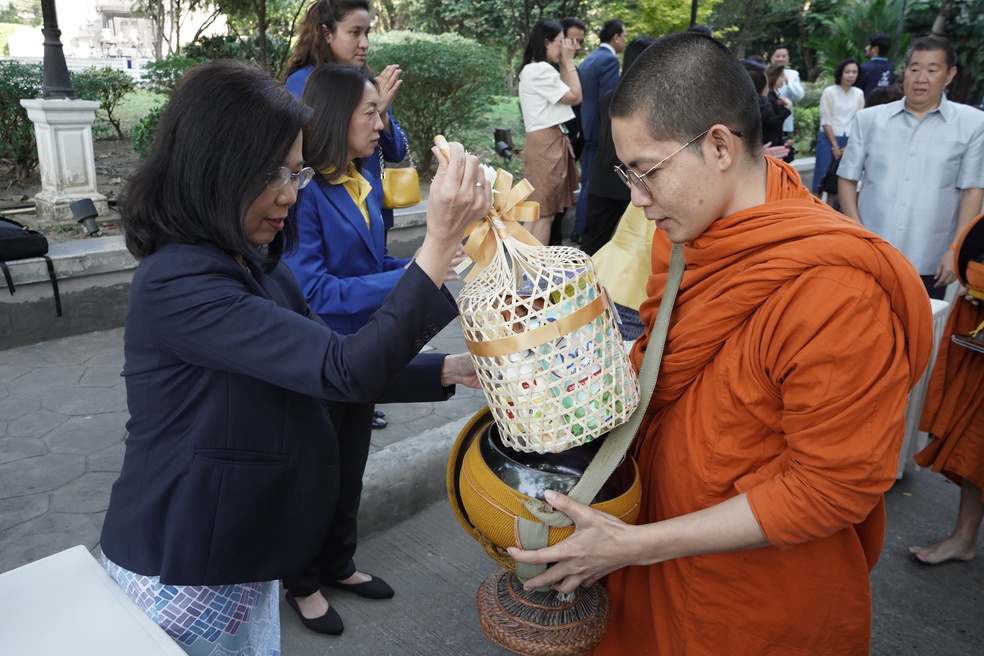 สถาบันคุ้มครองเงินฝากร่วมพิธีทำบุญตักบาตรเนื่องในวันขึ้นปีใหม่ พุทธศักราช 2568 ณ กระทรวงการคลัง 4