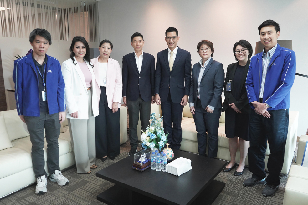 คณะผู้บริหารธนาคารเพื่อการส่งออกและนำเข้าแห่งประเทศไทยเข้าพบผู้อำนวยการสถาบันคุ้มครองเงินฝากเนื่องในโอกาสวันขึ้นปีใหม่ พ.ศ. 2568 1