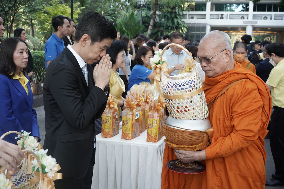 สถาบันคุ้มครองเงินฝากร่วมพิธีทำบุญตักบาตรเนื่องในวันขึ้นปีใหม่ พุทธศักราช 2568 ณ กระทรวงการคลัง 3
