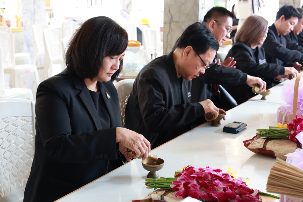 สถาบันคุ้มครองเงินฝากจัดพิธีพระพุทธมนต์และทำบุญตักบาตรถวายเป็นพระกุศลแด่สมเด็จภคินีเธอ เจ้าฟ้าเพชรรัตนราชสุดา สิริโสภาพัณณวดี เนื่องในโอกาศวันคล้ายวันประสูติครบ 100 ปี 5