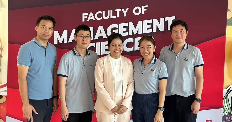 สถาบันคุ้มครองเงินฝากต่อยอดความร่วมมือกับธนาคารแห่งประเทศไทยภาคใต้ จัดกิจกรรมให้ความรู้ผ่านสื่อ Edutainment DPA – Cash Up Boardgame ณ มหาวิทยาลัยราชภัฏภูเก็ต 4