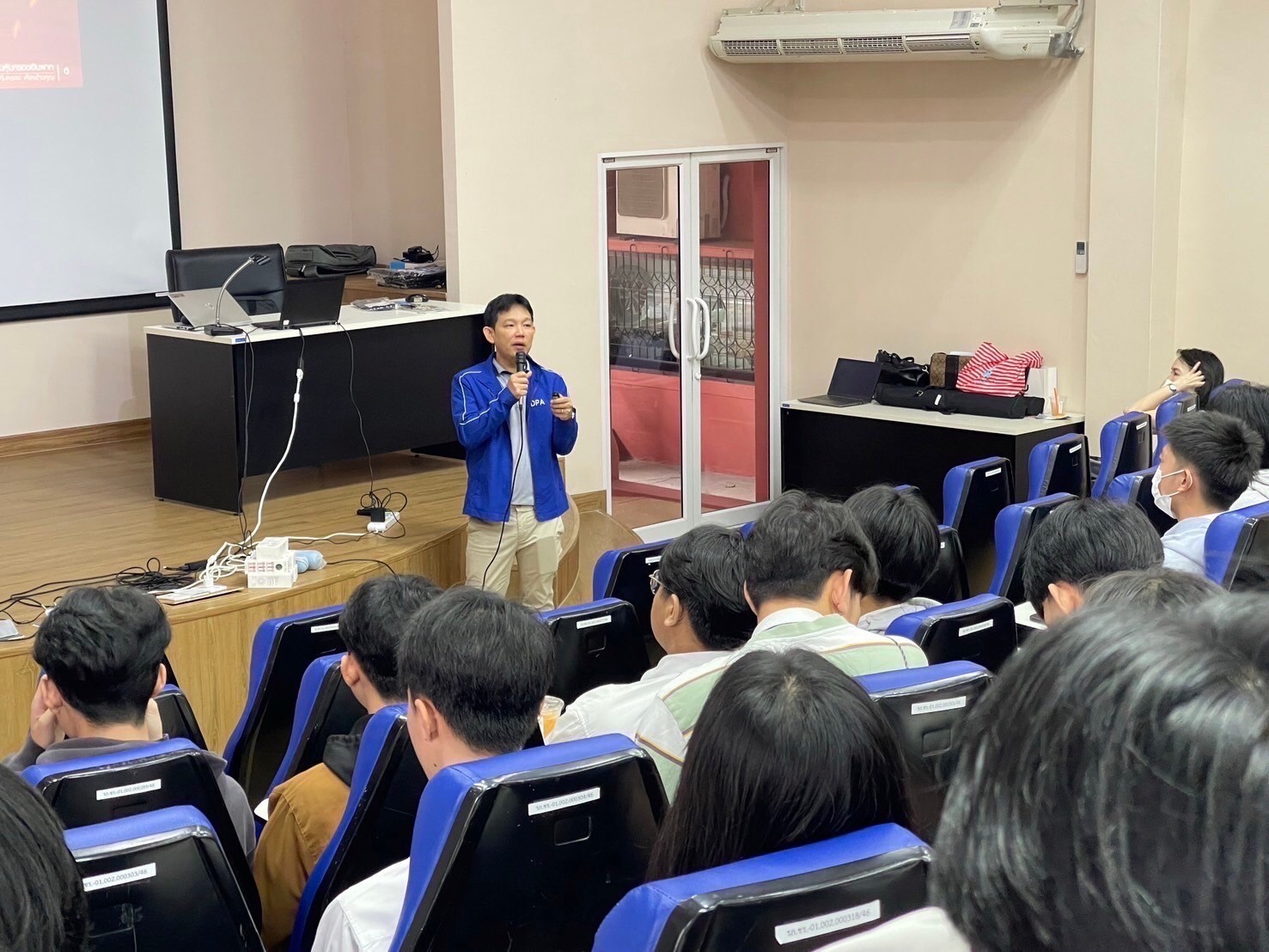 สถาบันคุ้มครองเงินฝากจัดกิจกรรมบรรยายให้ความรู้ในงานสัมมนาวิชาการให้กับนักศึกษาคณะนิติศาสตร์ มหาวิทยาลัยราชภัฏเชียงราย 3