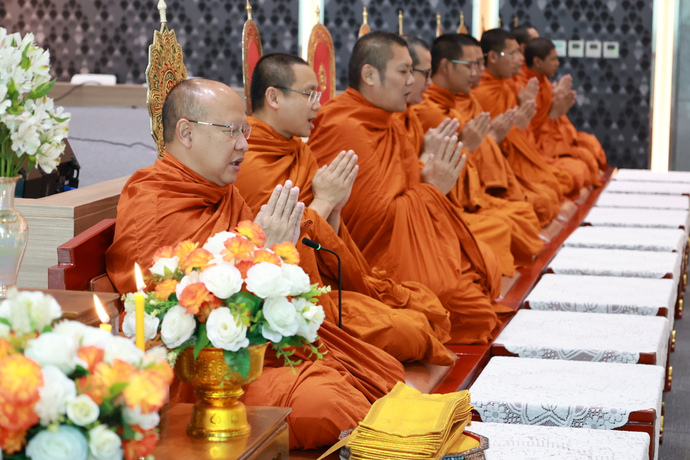ผู้บริหารสถาบันคุ้มครองเงินฝากร่วมพิธีบำเพ็ญกุศลสตมวาร (ครบ 100 วัน) ถวายเป็นพระราชกุศลแด่สมเด็จพระนางเจ้าสิริกิติ์ พระบรมราชินีนาถ พระบรมราชชนนีพันปีหลวง ณ กระทรวงการคลัง 1