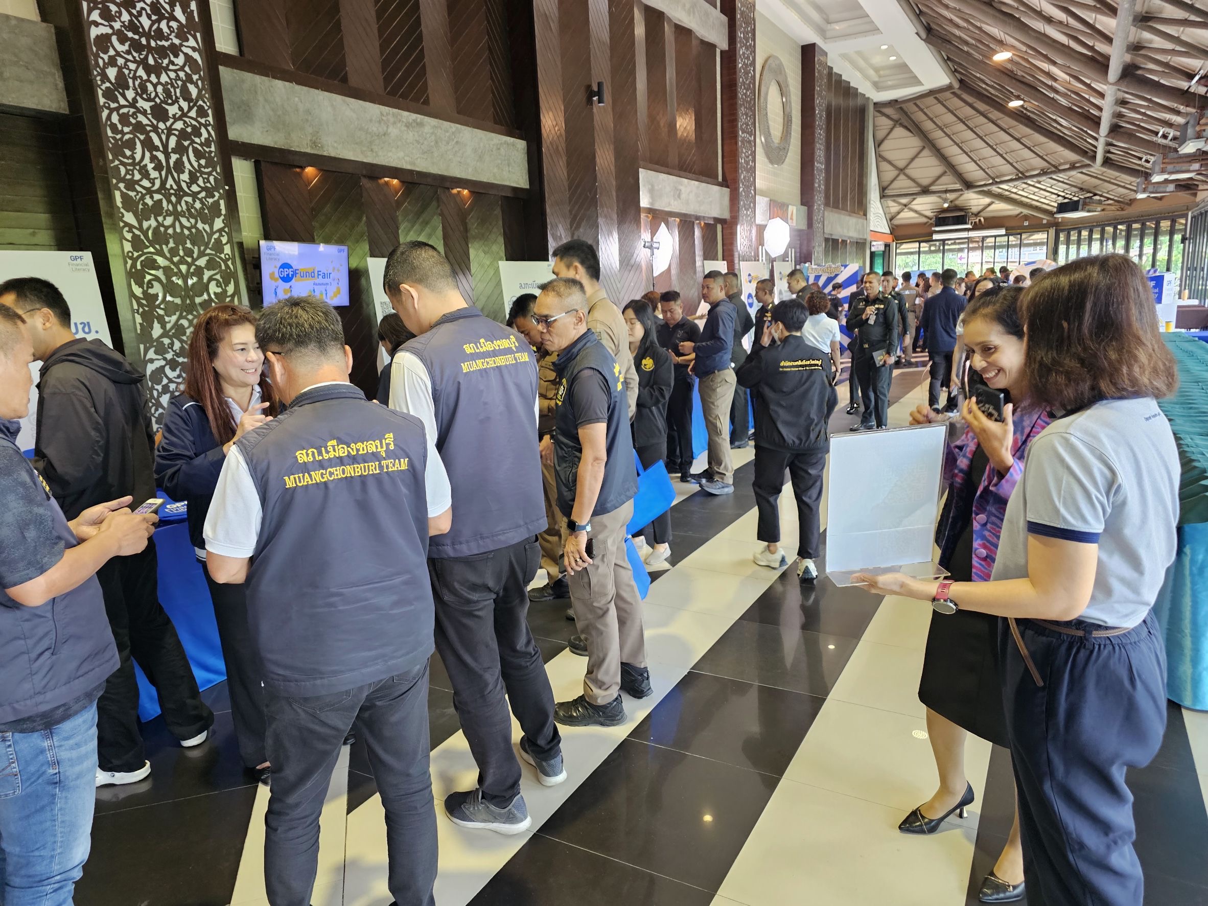 สถาบันคุ้มครองเงินฝากร่วมออกบูธในงาน “GFP Fund Fair” จังหวัดชลบุรี เสริมสร้างความมั่นใจแก่ผู้ฝากเงินผ่านการให้ความรู้เรื่องระบบคุ้มครองเงินฝาก 4