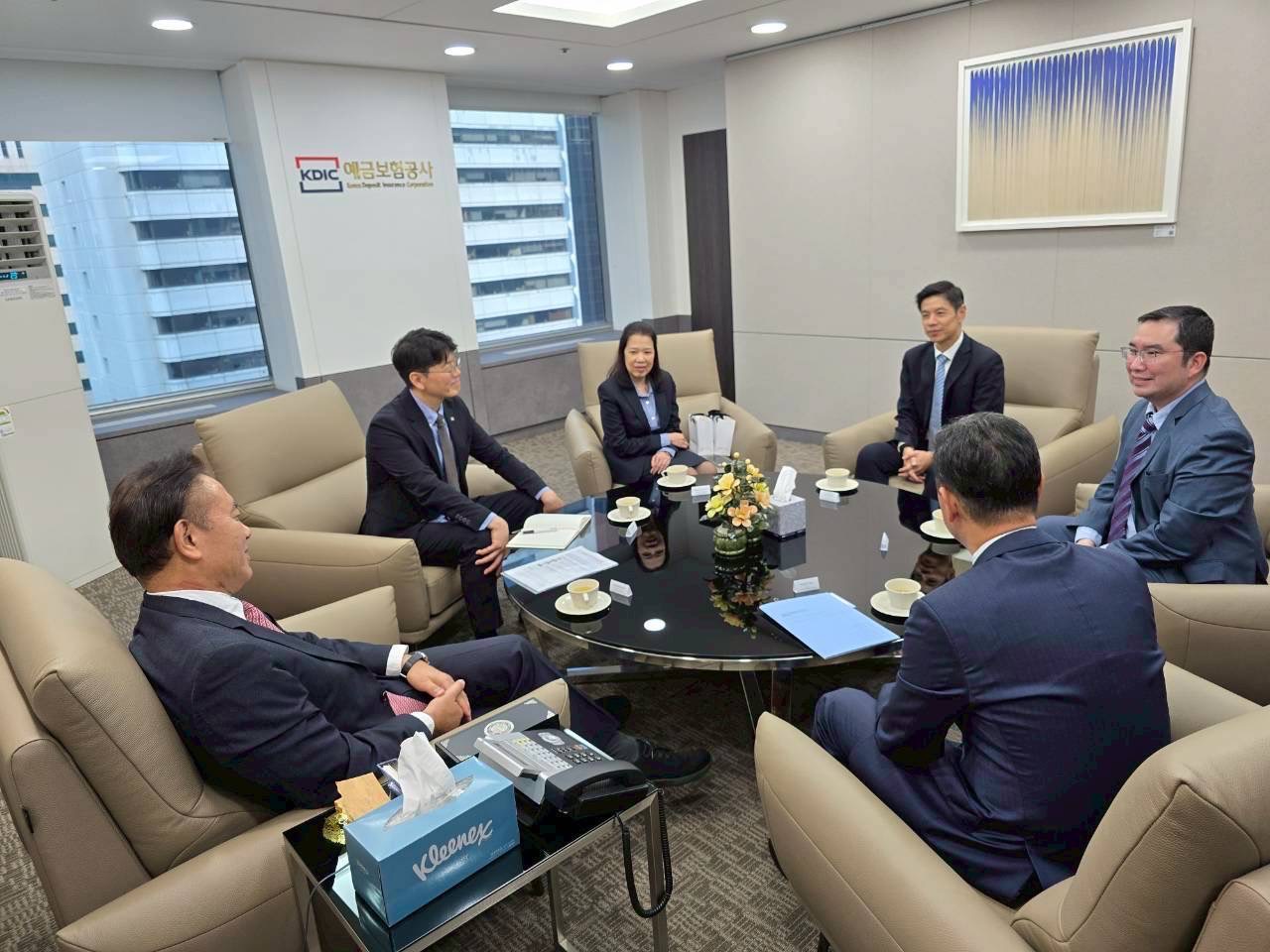 สถาบันคุ้มครองเงินฝาก และสถาบันประกันเงินฝากสาธารณรัฐเกาหลี ร่วมลงนามใน MOU 4