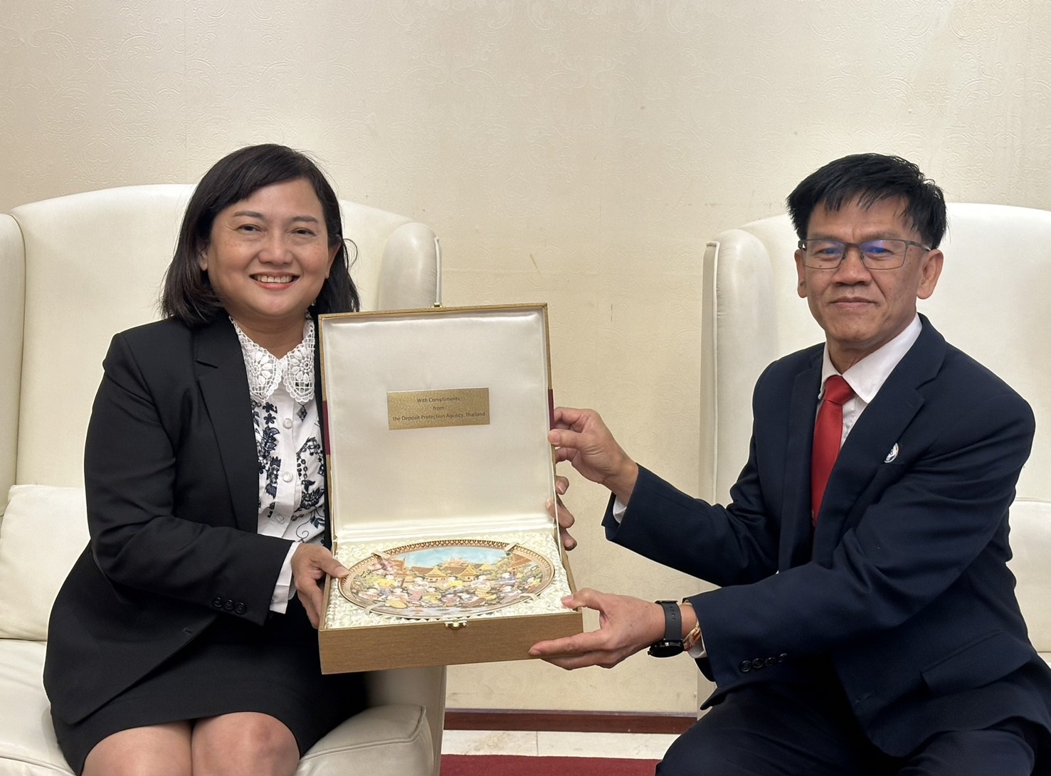 สถาบันคุ้มครองเงินฝากร่วมแสดงความยินดีเนื่องในโอกาสครบรอบ 25 ปีของสำนักงานปกป้องเงินฝาก สาธารณรัฐประชาธิปไตยประชาชนลาว และเข้าร่วมงานสัมมนานานาชาติ 2