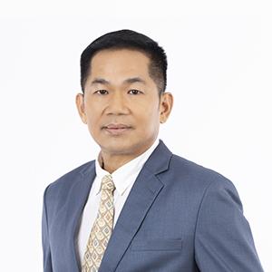 นายสมยศ มีเพ็ชรดี